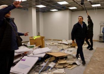 Tσίπρας: Εδώ και 20 μέρες λένε ψέματα για την τηλεδιοίκηση