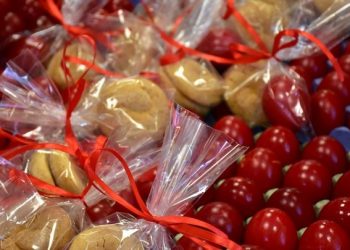 Ανακοινώνονται σήμερα το «Πασχαλινό καλάθι» και το «Καλάθι των νονών»