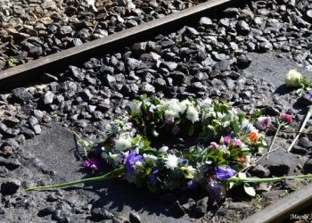 Θεία λειτουργία και τρισάγιο για τα θύματα των Τεμπών στο παρεκκλήσι του Σιδηροδρομικού Σταθμού