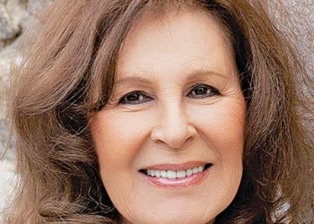 Πέθανε σε ηλικία 81 ετών η τραγουδίστρια Ρένα Κουμιώτη