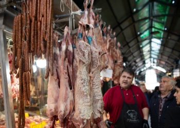 Σε πασχαλινούς ρυθμούς η αγορά – «Sold out» οι προκρατήσεις σε ταβέρνες με κρέατα!