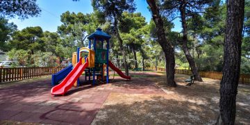Δήμος Αθηναίων: Προχωρά σε 135 προσλήψεις για τις κατασκηνώσεις
