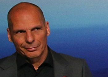 Βαρουφάκης: Τα τρία κόμματα «μαγειρεύουν» νέα δημοσιονομική πειθραρχία