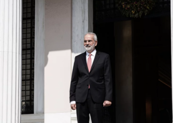 Ορκίζεται το μεσημέρι η υπηρεσιακή κυβέρνηση