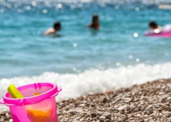 ΣΕΛΠΕ: Διακοπές στα εξοχικά θα επιλέξουν φέτος οι περισσότεροι Έλληνες