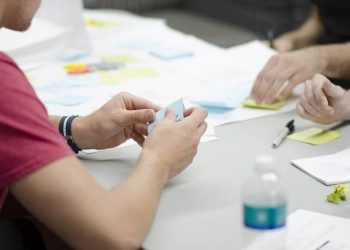 ΔΥΠΑ: Ξεκινούν οι αιτήσεις για δωρεάν διαδικτυακά εργαστήρια ομαδικής συμβουλευτικής του Ιουλίου