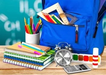 “Στο τραπέζι” και επίδομα αγοράς σχολικών ειδών