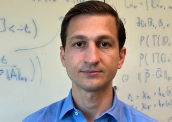 Β. Συργκάνης, ο καθηγητής του Στάνφορντ που προσπαθεί να ανατρέψει τις προκαταλήψεις της τεχνητής νοημοσύνης