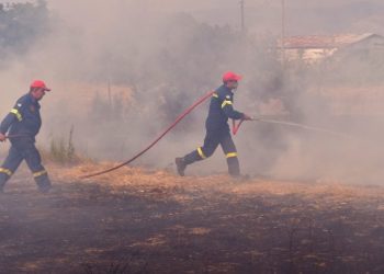 Σταδιακή εξασθένηση των ανέμων στα πύρινα μέτωπα, σύμφωνα με το ΜΕΤΕΟ