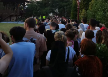 Θεσσαλονίκη: Ουρές έξω από τον τάφο του Αγίου Παϊσίου – Κοσμοπλημμύρα στην αγρυπνία