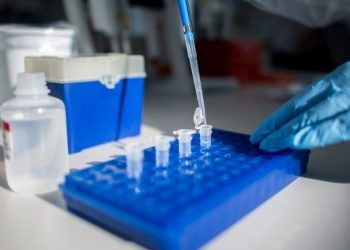 Κορωνοϊός: Τι γνωρίζουμε για τις νέες παραλλαγές του SARS-CoV-2 – Το φθινόπωρο τα νέα επικαιροποιημένα εμβόλια στην Ελλάδα