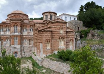 Μονή Οσίου Λουκά: Εγκρίθηκαν οι πιστώσεις αποκατάστασης μετά την πυρκαγιά