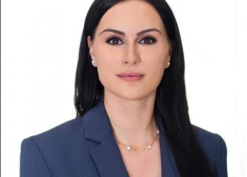 Δυνατή υποψηφιότητα η Εύη Λυρώνη στο συνδυασμό του Μιχάλη Καραμαλάκη