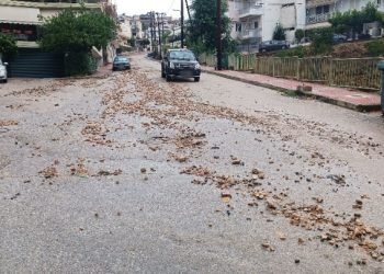 Σοβαρά προβλήματα σε κεντρικούς δρόμους των Τρικάλων και σε γειτονιές λόγω της κακοκαιρίας Elias