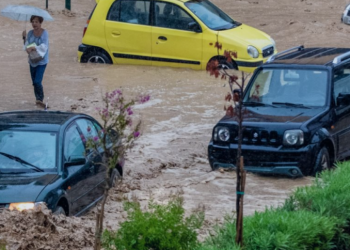 Υπουργείο Εργασίας: Κάλεσμα προς τους εργοδότες για προστασία των εργαζομένων από την κακοκαιρία