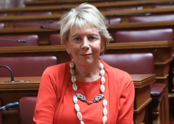 Έλενα Ακρίτα: Στήριξα Αχτσιόγλου αλλά τώρα είμαι με τον Κασσελάκη