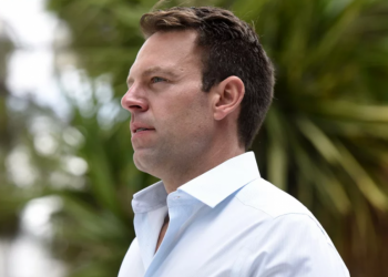 Πώς είδαν στο Μαξίμου και τη ΝΔ την εκλογή Κασσελάκη στον ΣΥΡΙΖΑ