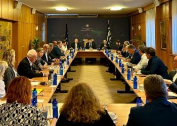 Σύσκεψη Αυγενάκη με εκπροσώπους Διεπαγγελματικών με στόχο την ενίσχυση του ρόλου τους και τη συνεργασία με το ΥΠΑΑΤ