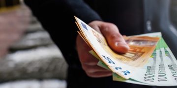 ΔΥΠΑ: Ξεκινούν οι αιτήσεις για το επίδομα 1.000 ευρώ σε ανέργους