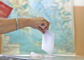 Έκλεισαν οι κάλπες, μεγάλη αποχή στον β’ γύρο -Μετά τις 20:00 οι πρώτες ασφαλείς εκτιμήσεις για το αποτέλεσμα