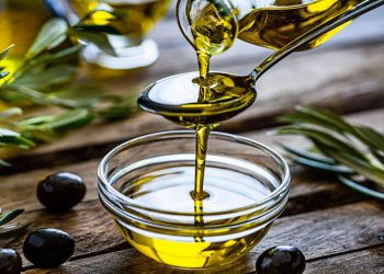 “Χρυσός” ο τενεκές του ελαιόλαδου για τους καταναλωτές.