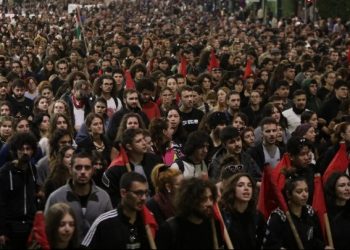 Μαζική πορεία για τα 50 χρόνια από την εξέγερση του Πολυτεχνείου