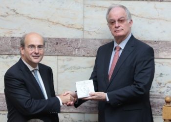 Ο πρώτος προϋπολογισμός μετά την ανάκτηση της επενδυτικής βαθμίδας – Ανάπτυξη 2,4% το 2023 και 2,9% το 2024