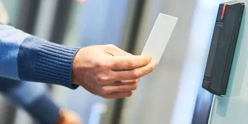 Ψηφιακή κάρτα εργασίας σε λιανικό εμπόριο και βιομηχανία από 1η Ιανουαρίου