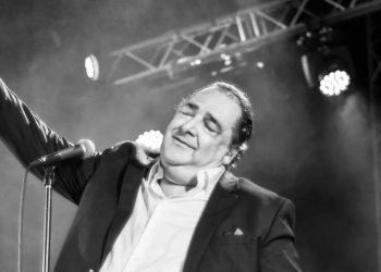 Βασίλης Καρράς: Συγκινημένοι οι κάτοικοι του Κοκκινοχωρίου μιλούν για τη δοτικότητά του