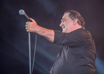 Θεσσαλονίκη: Mόνο τραγούδια του Καρρά θα παίζουν τα καταστήματα εστίασης για τρεις μέρες!