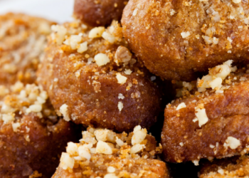 «Καλάθι» Χριστουγέννων χωρίς μελομακάρονα και κουραμπιέδες