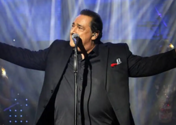 Πέθανε ο σπουδαίος λαϊκός τραγουδιστής Βασίλης Καρράς