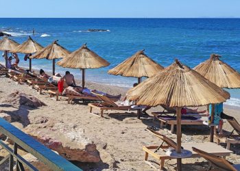 Υπουργείο Οικονομικών: Έρχεται πλατφόρμα για το “κάρφωμα” παρανομιών σε παραλίες