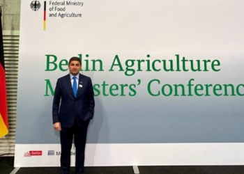 Λ. Αυγενάκης από το Βερολίνο: Υποκινούμενη η προσπάθεια να βγουν οι αγρότες στον δρόμο