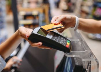 Στην τελική ευθεία η διασύνδεση ταμειακών με POS