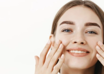 Επικίνδυνα προϊόντα της Estee Lauder – Σε προϊόντα ανιχνεύθηκε το καρκινογόνο βενζόλιο 800 φορές πάνω από το όριο!