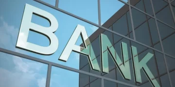 ΚΕΕΕ: Ανάγκη για άμεση μείωση των προμηθειών από τις τράπεζες