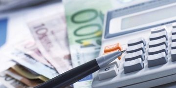 Οφειλές στην εφορία: Αναδρομικό “ψαλίδι” στα επιτόκια για τις ρυθμίσεις