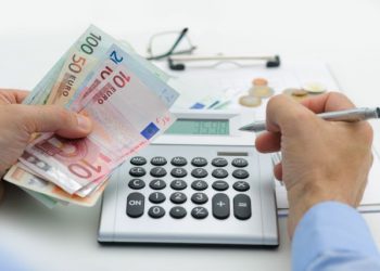 Επιστροφές φόρου 93 εκατ. ευρώ από την ΑΑΔΕ