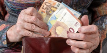 Συντάξεις Ιουνίου, επιδόματα ΟΠΕΚΑ και εφάπαξ από τον e-ΕΦΚΑ: Ποιοι πάνε σήμερα στα ΑΤΜ