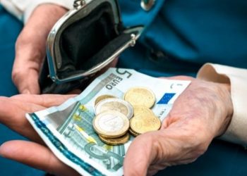 Συντάξεις χηρείας: Tο σχέδιο για τις περικοπές