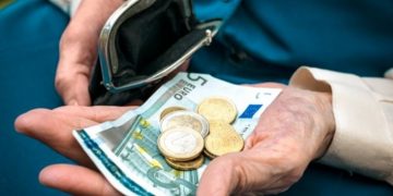 Συντάξεις χηρείας: Tο σχέδιο για τις περικοπές