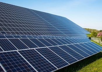 Υψηλό ενδιαφέρον για τα προγράμματα «Φωτοβολταϊκά στη Στέγη» και «Φωτοβολταϊκά στο Χωράφι»