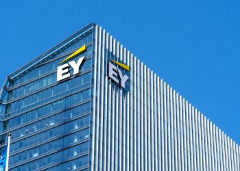 ΕΥ: Τα μισά πανεπιστημιακά τμήματα στην Ελλάδα δεν οδηγούν στην αγορά εργασίας