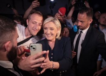 Ο γαλλικός ακροδεξιός συνασπισμός κέρδισε τον 1ο γύρο με 33% των ψήφων-3ος ο Μακρόν με 20%