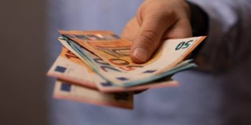 Επιταγή ακρίβειας: Πότε θα γίνουν οι ανακοινώσεις