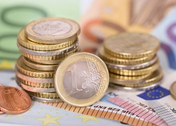 Ειδικοί Φόροι Κατανάλωσης: «Εκτοξεύτηκαν» τα έσοδα από καύσιμα και ενεργειακά προϊόντα