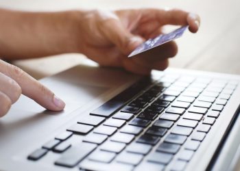 Ποια επιδόματα θα καταβάλλονται σε προπληρωμένες κάρτες