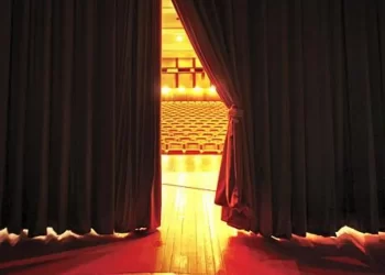 Εθνικό Θέατρο: 45 προσλήψεις για ταμίες και ταξιθέτριες