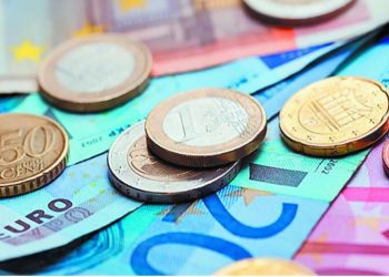 Νέα οικογενειακά επιδόματα: Όλα όσα πρέπει να γνωρίζετε για τις αυξήσεις στα ποσά και τους δικαιούχους